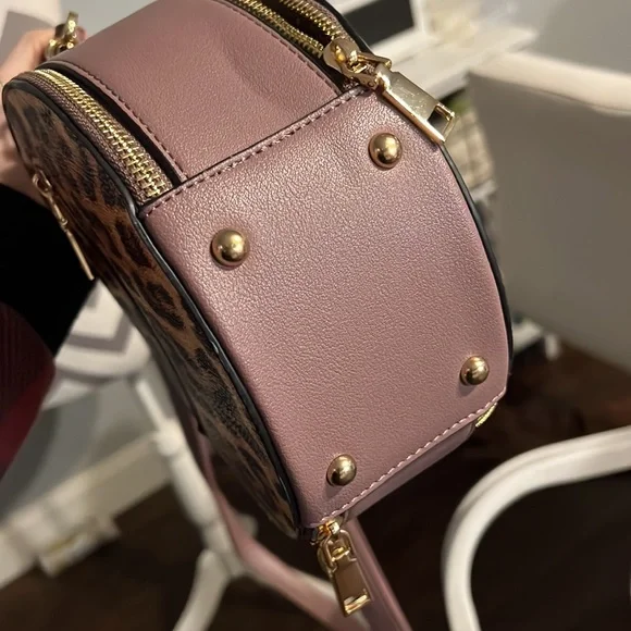 Womens Leopard purse - Picture 6 of 8